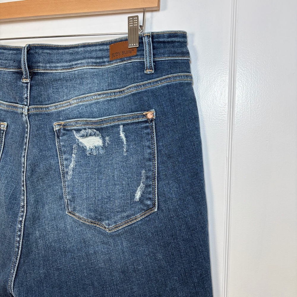 Judy blue distressed denim Shorts - Picture 12 of 16